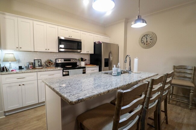 Open Concept Kitchen with Granite Countertops - Midtown Starkville