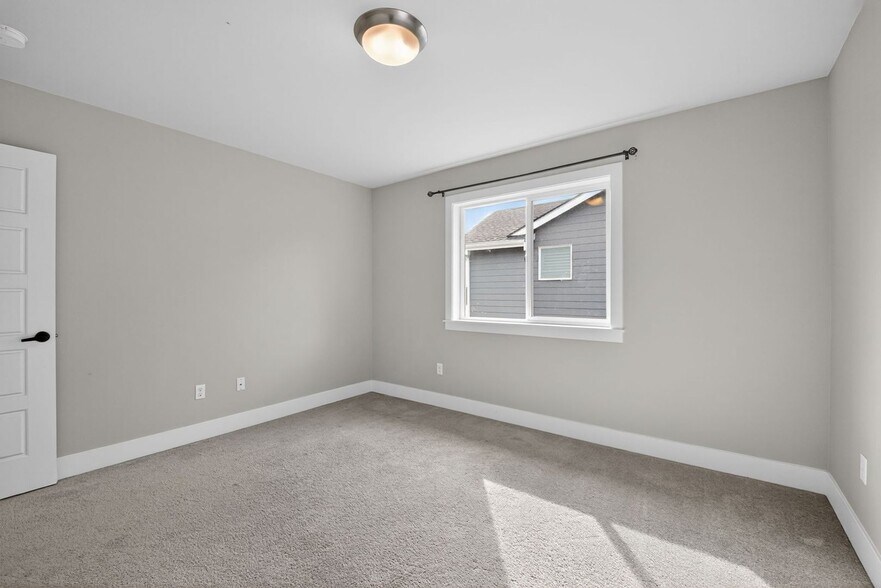 Building Photo - 14210 57th Ave E