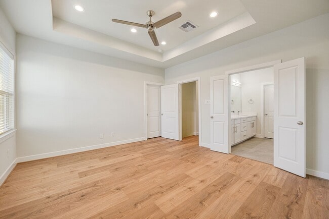 Building Photo - 6302 Chelsea Falls Ln