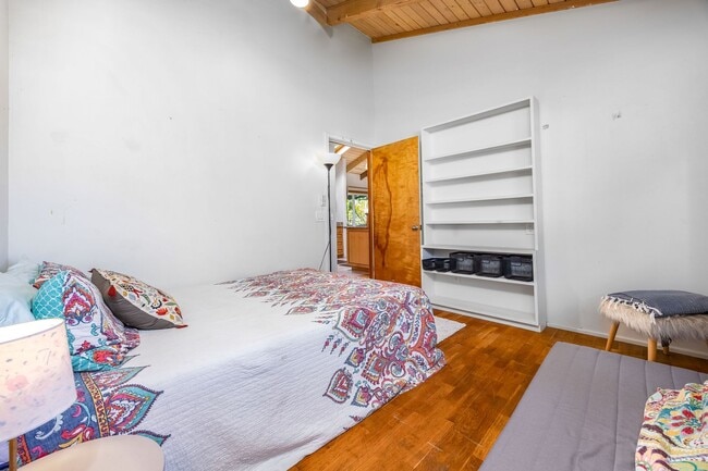 Building Photo - 59-018 Holawa St