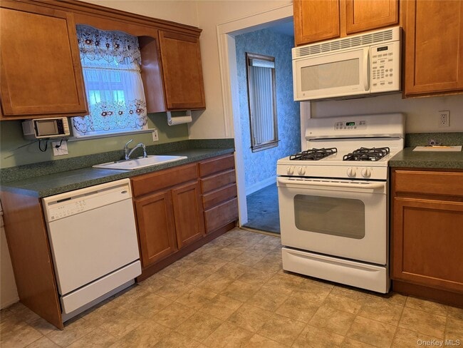 Building Photo - 142 Kamda Blvd