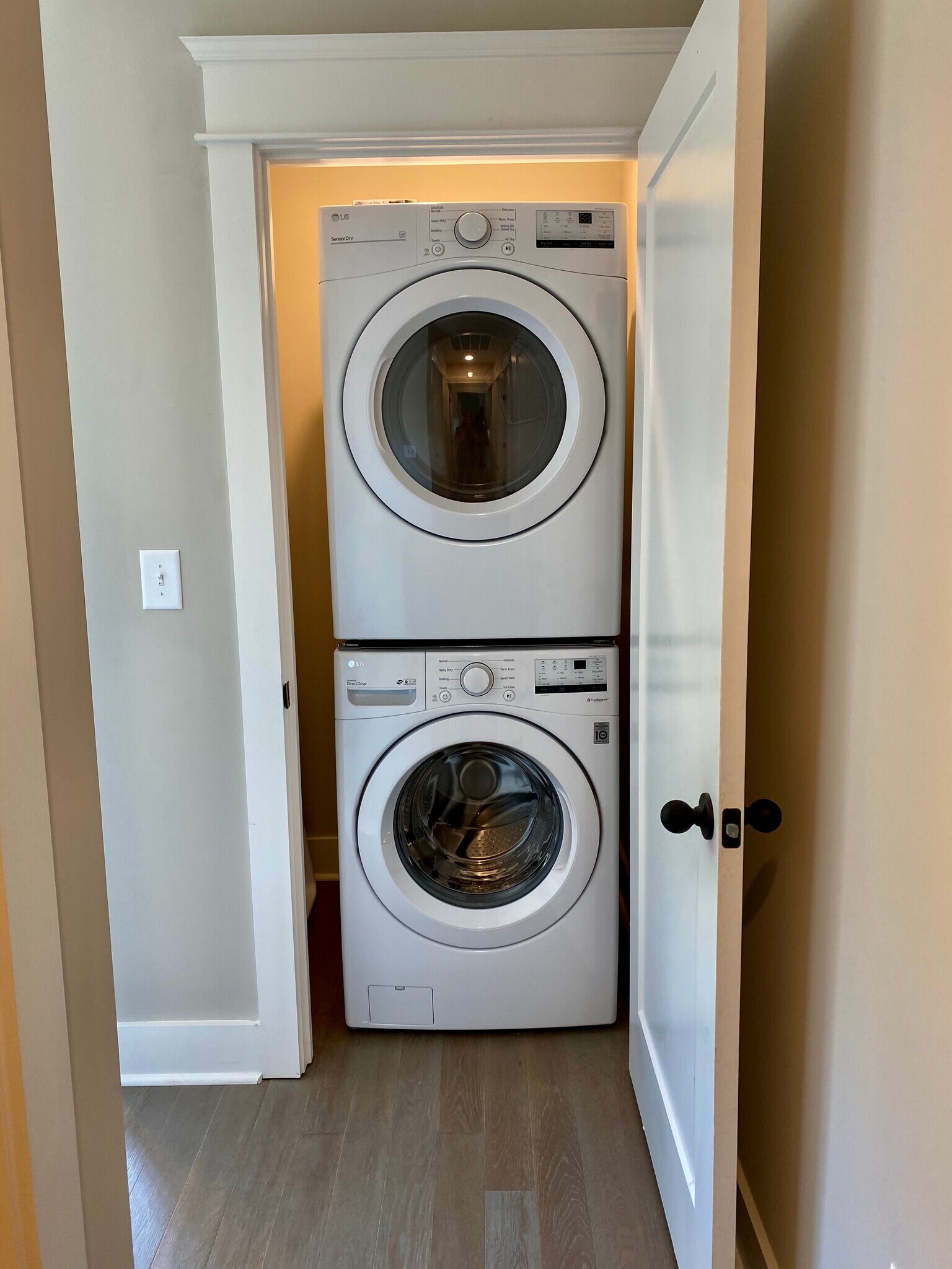 Building Photo - 1001 Thomas Ave