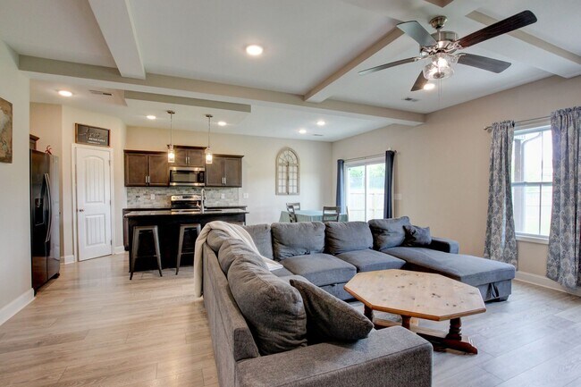 Building Photo - 1107 Eagle's View Dr