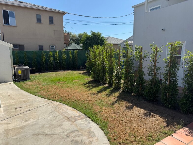 Backyard - 5943 Tujunga Ave