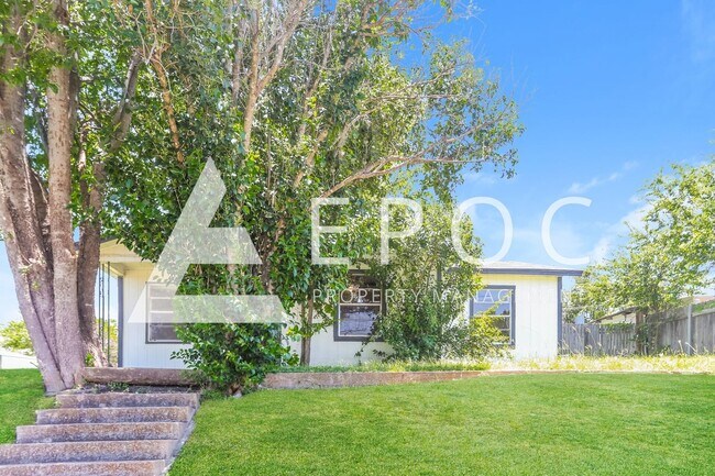 Building Photo - 904 Florence Rd