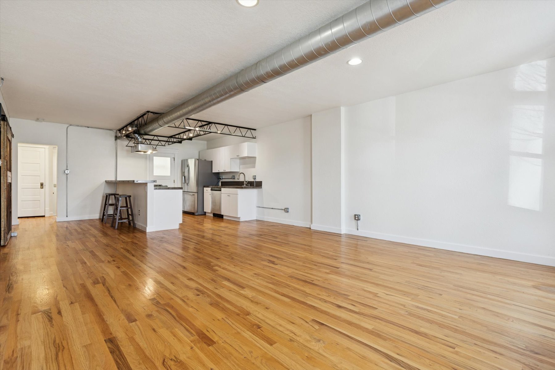 Building Photo - 117 Elati St Unit #2