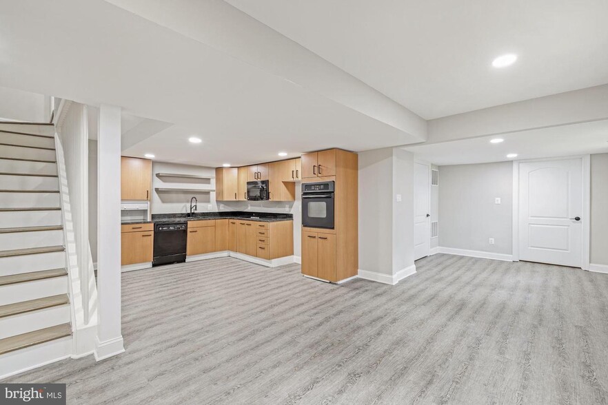 Building Photo - 2929 Stanton Ave