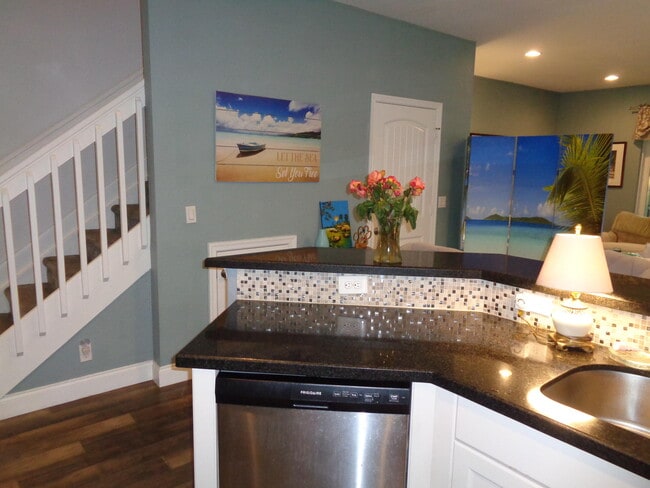 Building Photo - 2626 Webb Ave