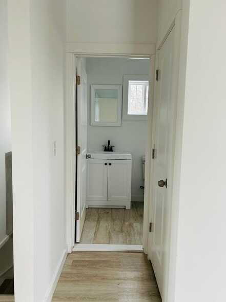 Building Photo - 24 Elmwood Ave