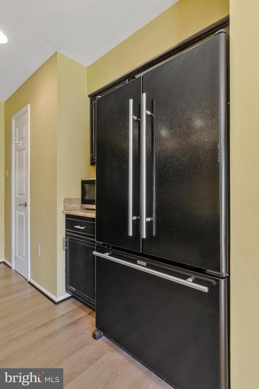 Building Photo - 4638 Luxberry Dr