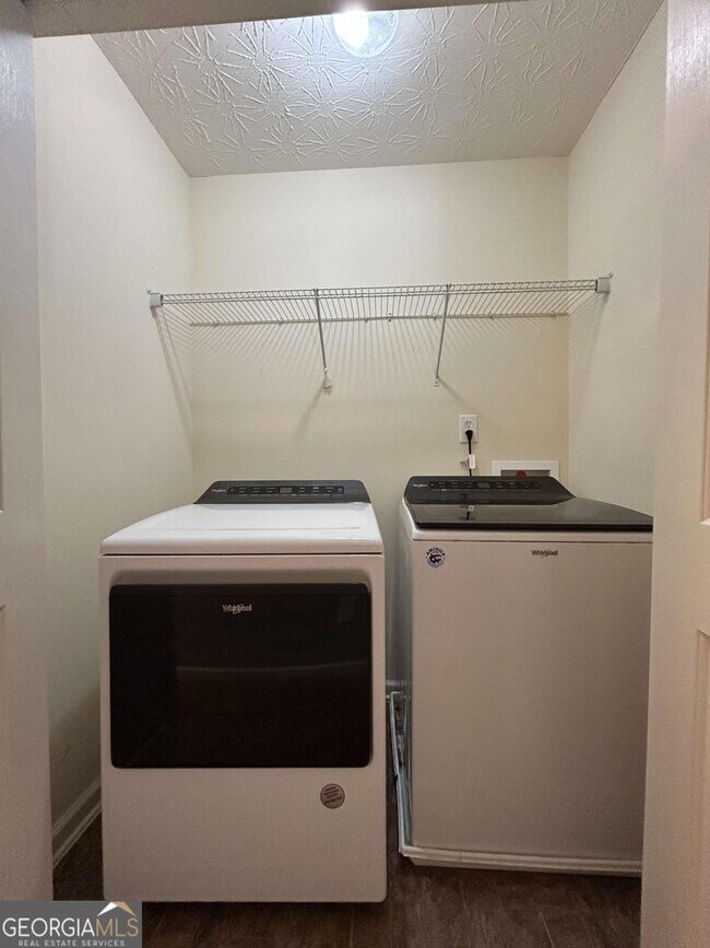 Building Photo - 607 Pecan Knoll Dr