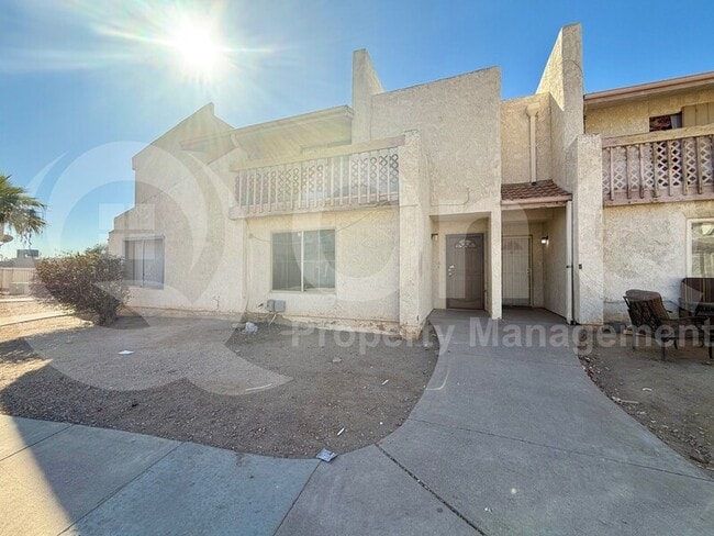 Building Photo - 3840 N 43rd Ave