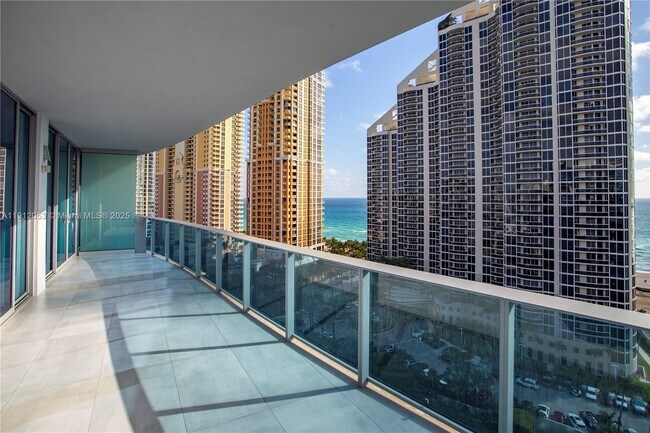 Building Photo - 17550 Collins Ave