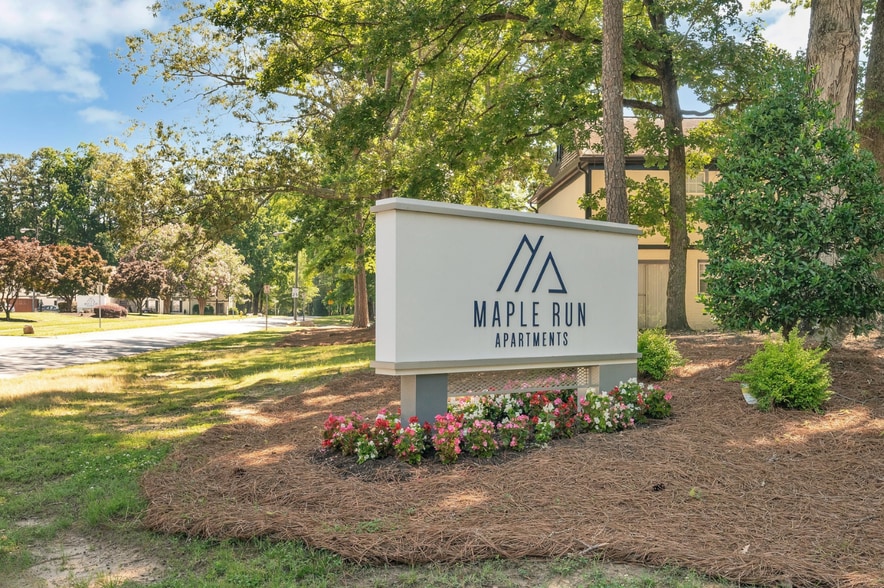 Building Photo - Maple Run