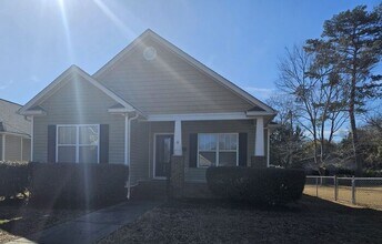 Building Photo - Charming Bungalow at Historic Seminary Ridge