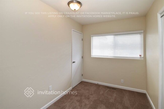 Building Photo - 3000 Phillips Ct