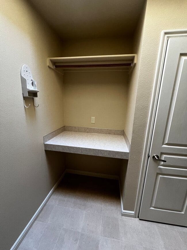 Building Photo - "Luxury Living: Stunning home with marble counter tops & Fireplace!"