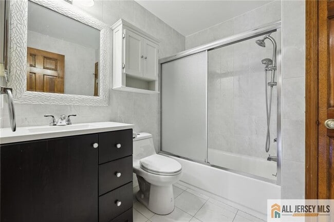 Building Photo - 153 Thoreau Dr