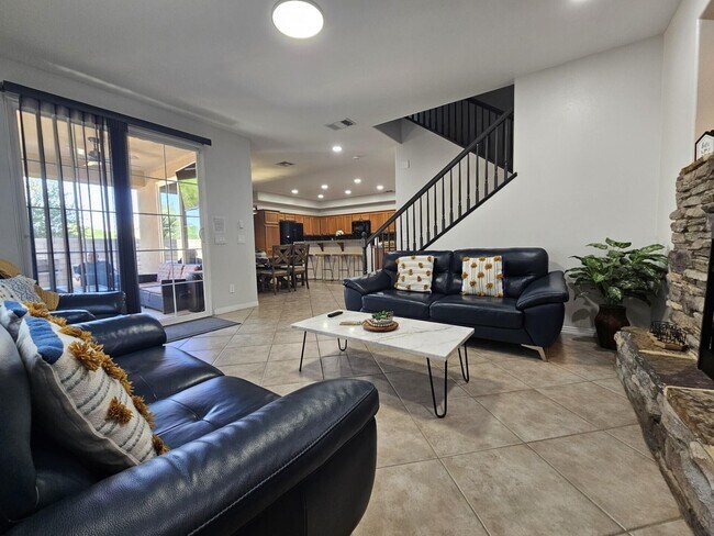 Building Photo - 52165 Allende Dr