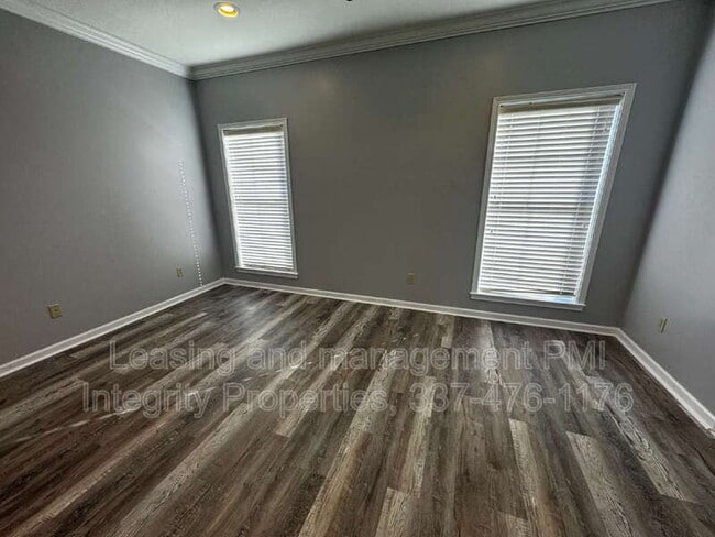 Building Photo - 201 Pavilion St