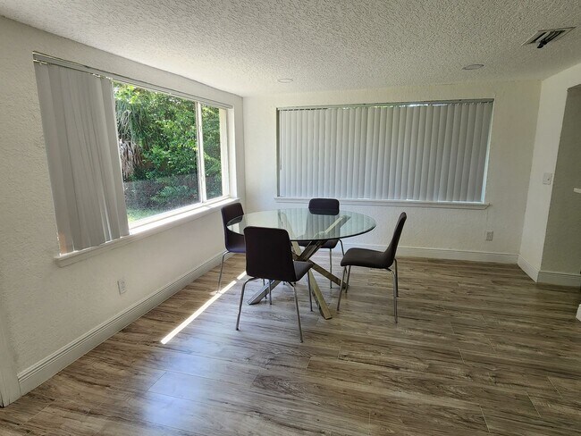 Building Photo - Fully updated 3-bedroom, 2-bath home
