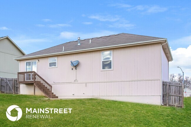 Building Photo - 1507 NW High View Dr