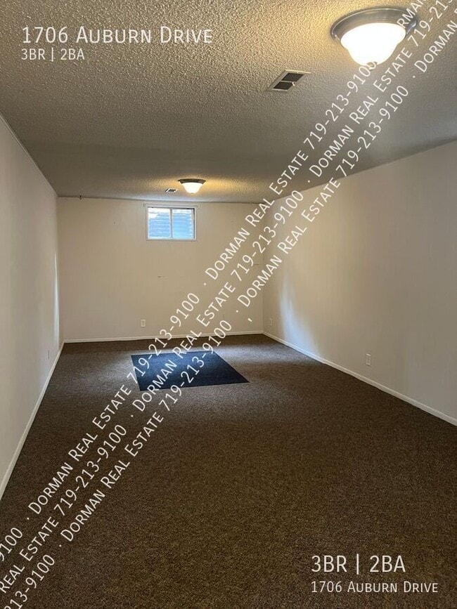 Building Photo - 1706 Auburn Dr
