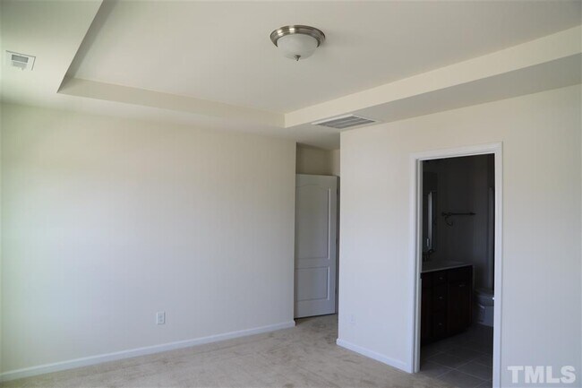 Building Photo - 315 King Closer Dr