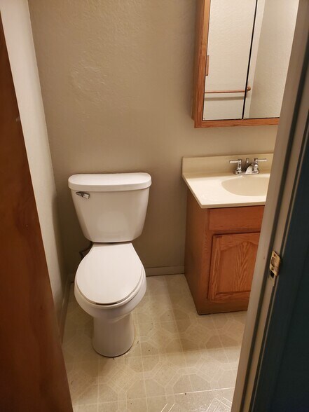 Half bath - 522 E 22nd St