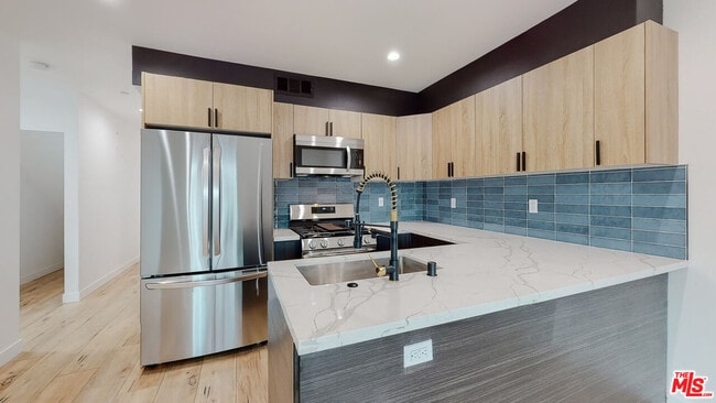 Building Photo - 6807 Gloria Ave