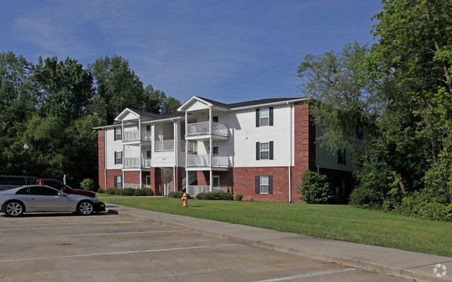 Building Photo - Broad Trace Apartments