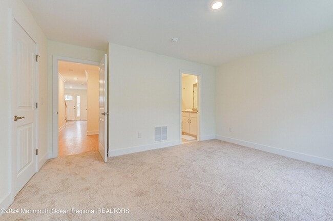 Building Photo - 8 Raritan Ave