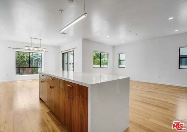 Building Photo - 3641 Greenwood Ave