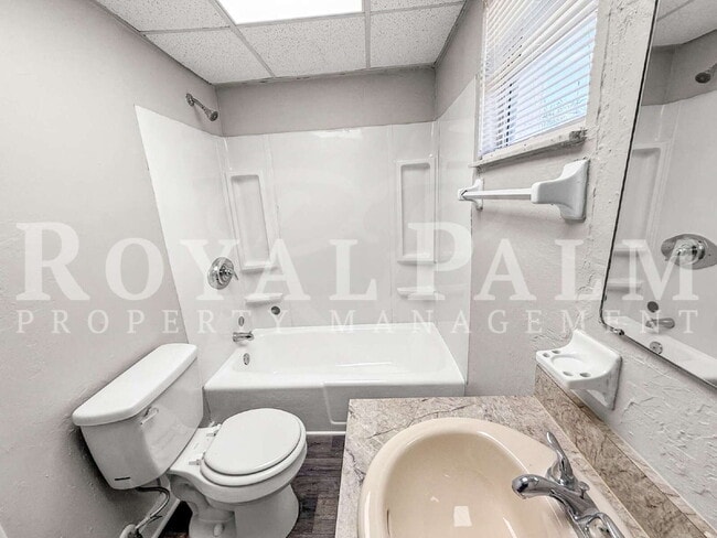 Building Photo - 3744 Estelle Ave