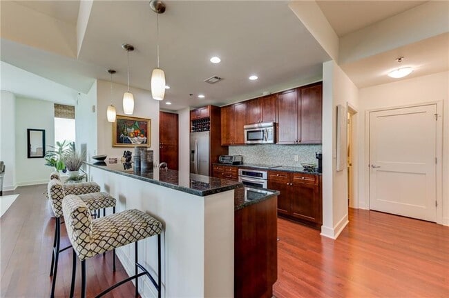 Primary Photo - 2795 Peachtree Rd NE