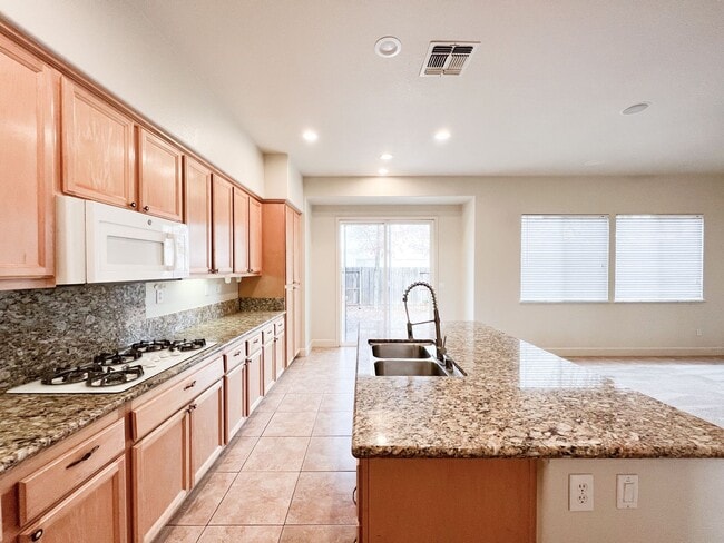 Building Photo - 1808 Spokane Rd