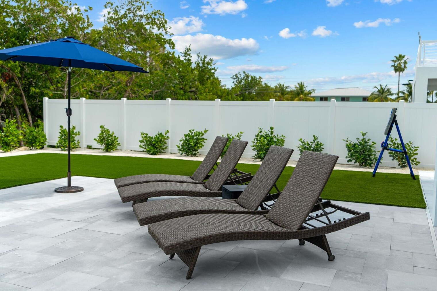 Building Photo - 83 Pescayo Ave