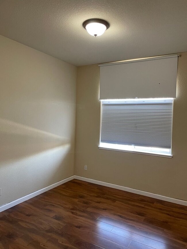 Building Photo - NICE TWO STORY IN WEST ROSEVILLE NEAR SCHO...