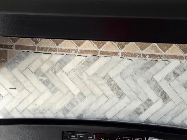 Building Photo - 2445 Brookwood St