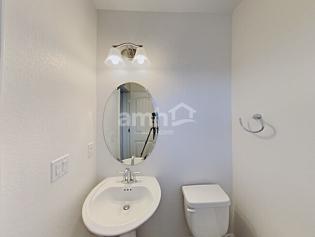 Building Photo - 12730 Ventana St