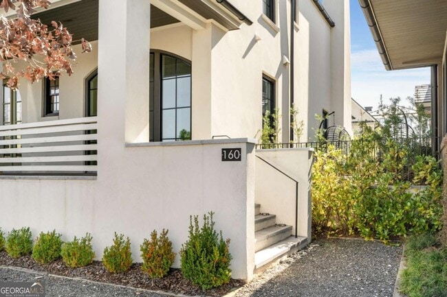 Building Photo - 160 4th St