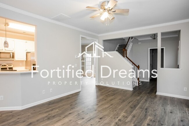 Building Photo - Charlotte -  3 bedroom 2.5 bath Townhome - Davis Lake Community