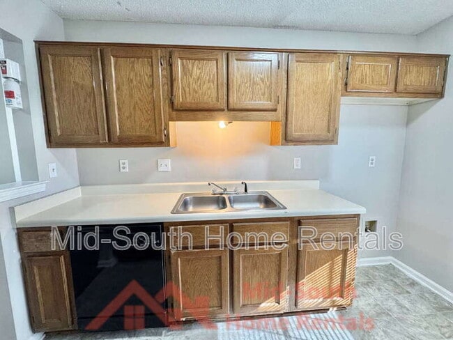 Building Photo - 5528 Ginners Dr