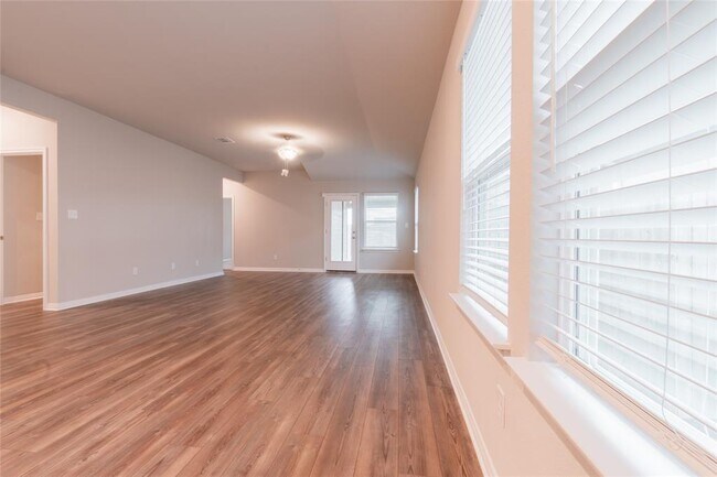 Building Photo - 1642 Settlers Glen Dr