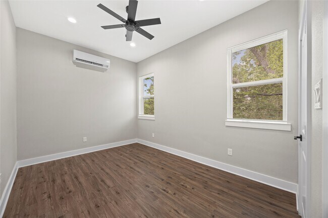 Building Photo - 4384 Fiesta Ln