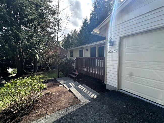 Building Photo - 3Bd/2Ba Sammamish House