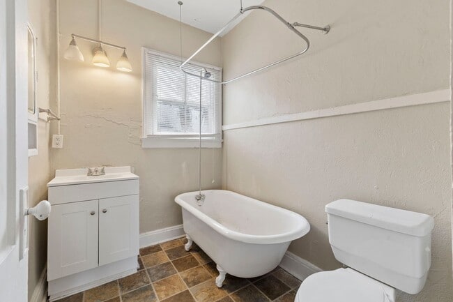 Building Photo - 5703 E Washington St