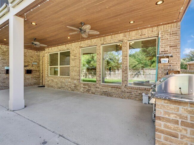 Building Photo - 5227 Preserve Park Dr