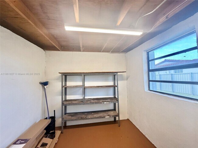 Building Photo - 2671 SW 118th Ct