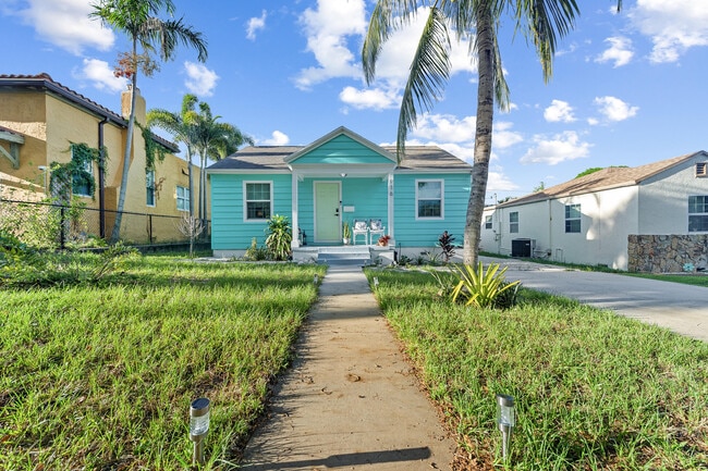 Primary Photo - 916 30th Ct